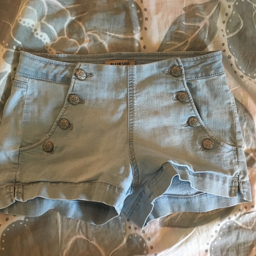 Women’s Short Shorts, size 5/6